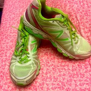 New balance shoes